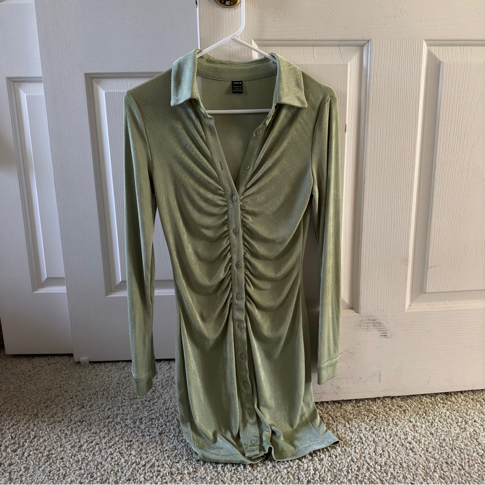 Green Long Sleeve Collared Dress